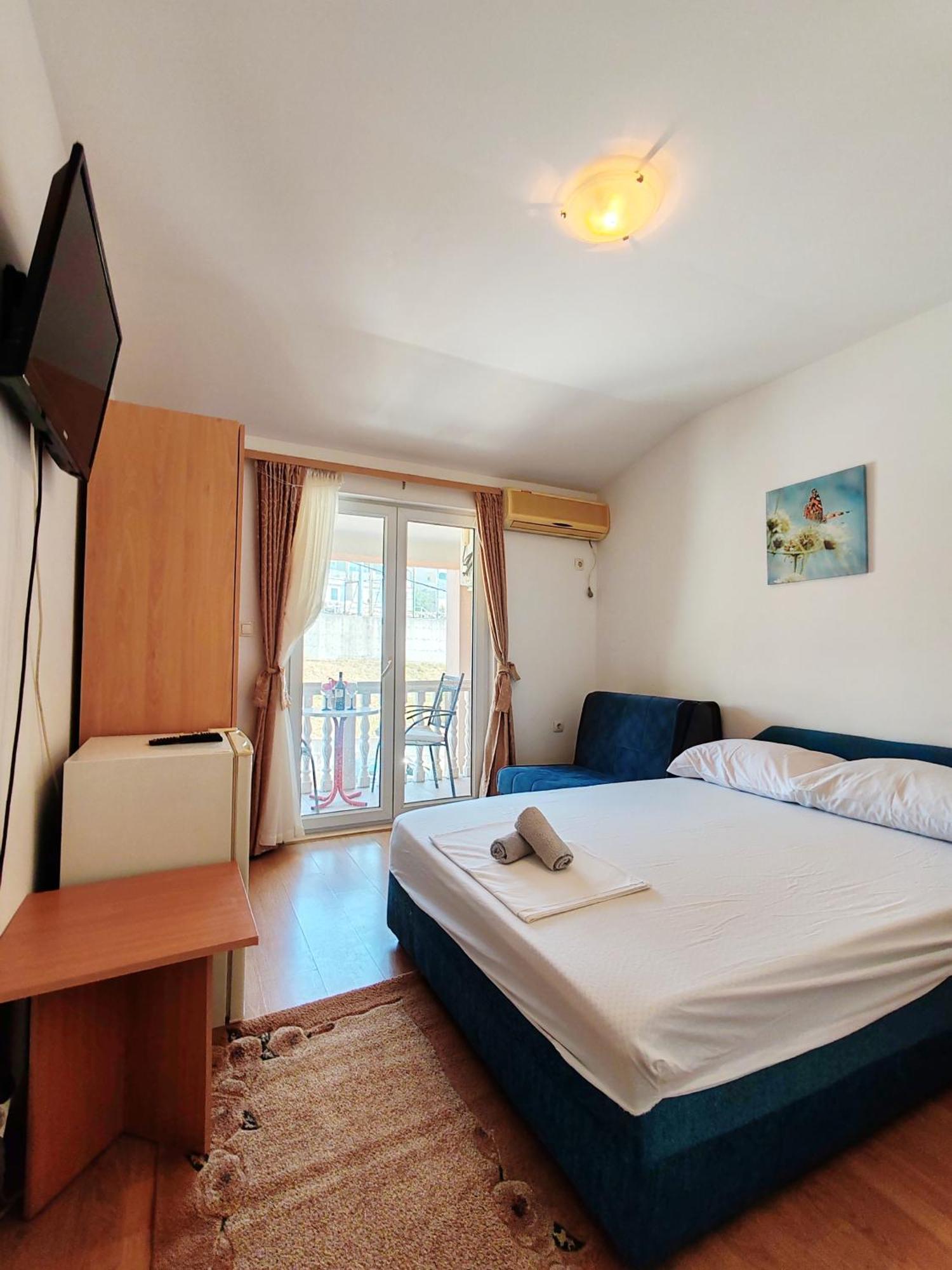 Apartment & Rooms Tempera Неум Стая снимка