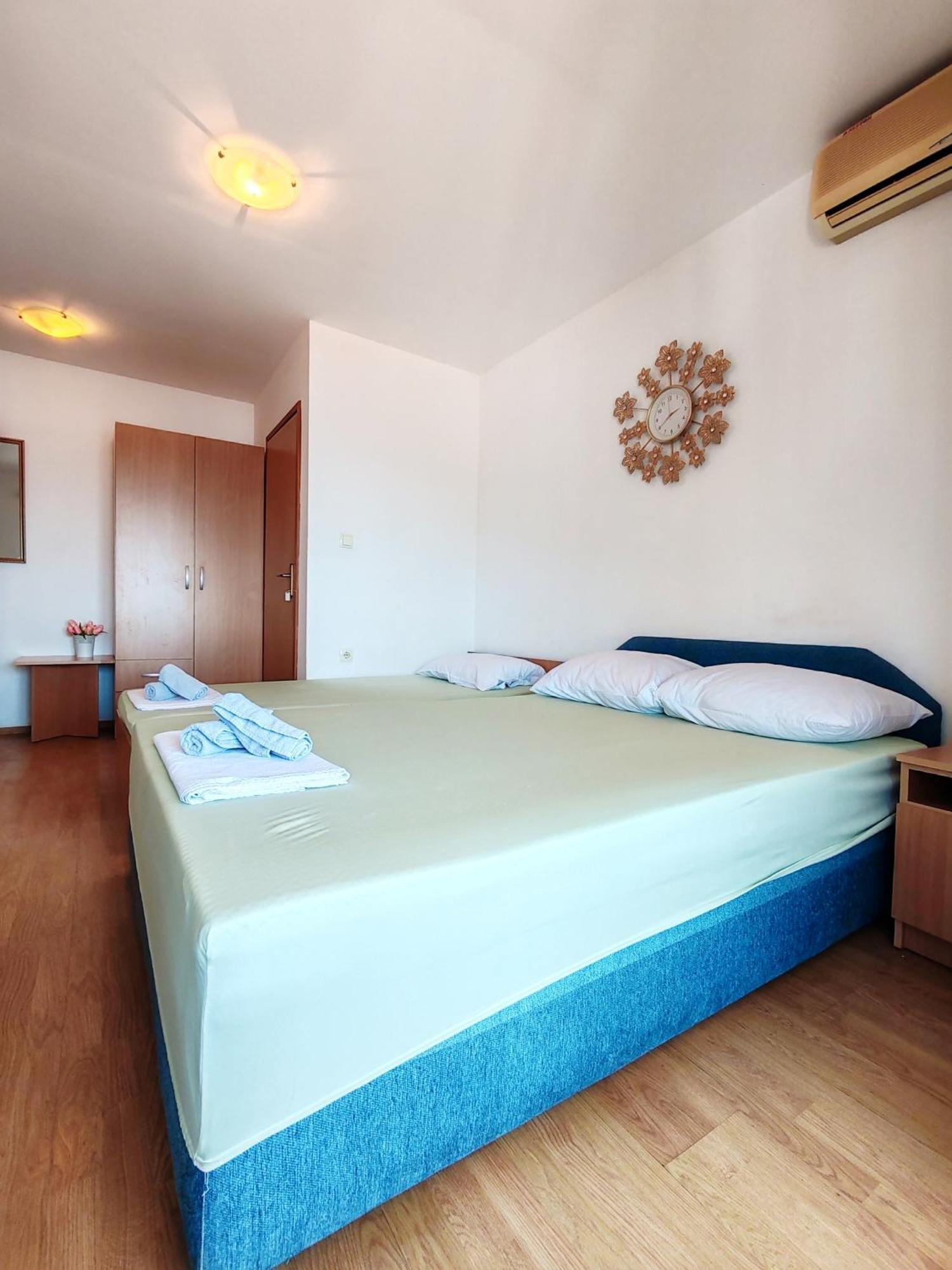 Apartment & Rooms Tempera Неум Екстериор снимка