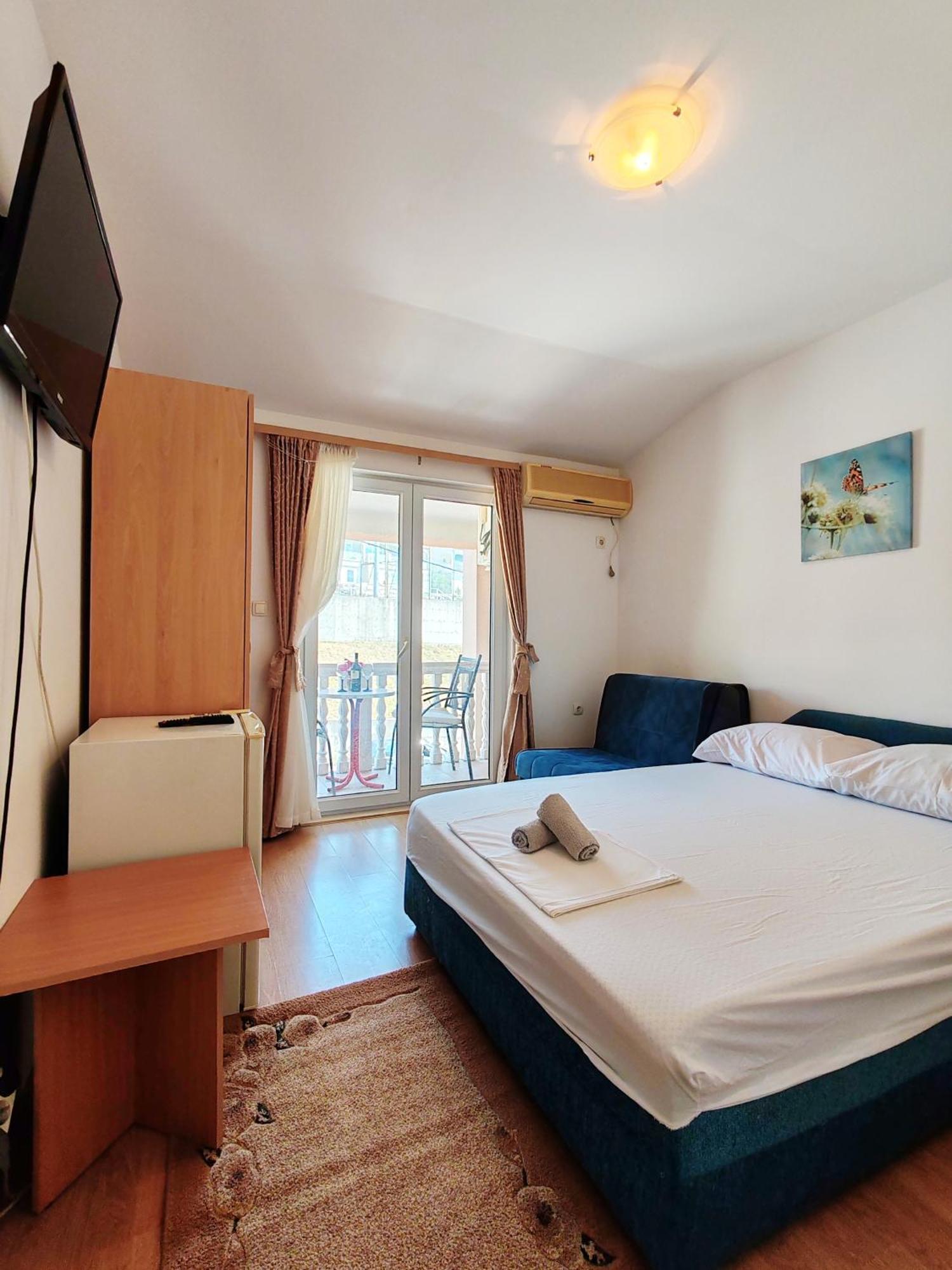 Apartment & Rooms Tempera Неум Стая снимка